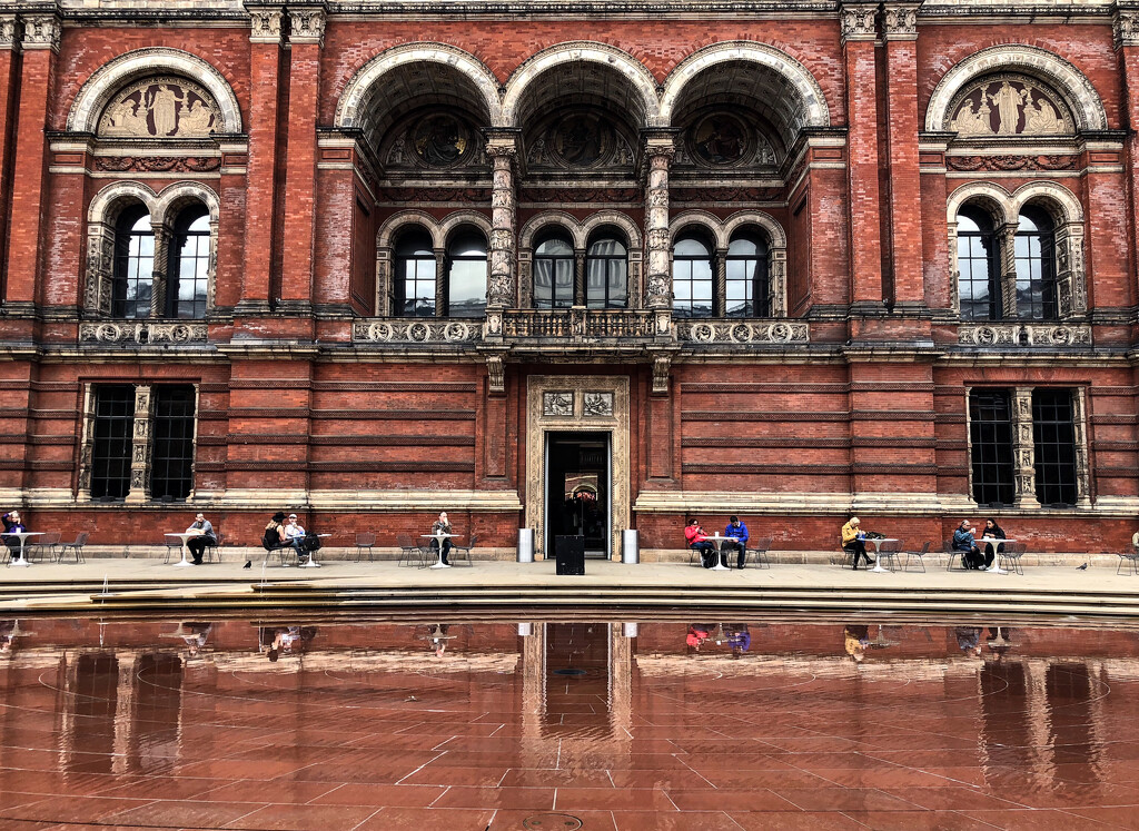 Victoria and Albert Museum by brigette