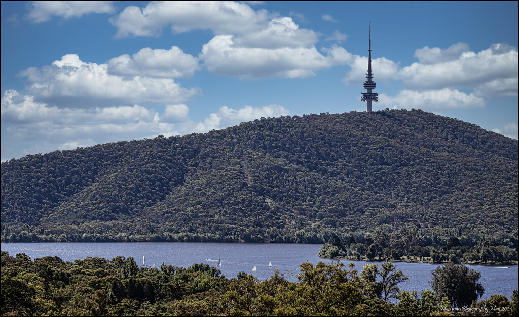 Autums day on the lake Canberra  by mortmanphotography