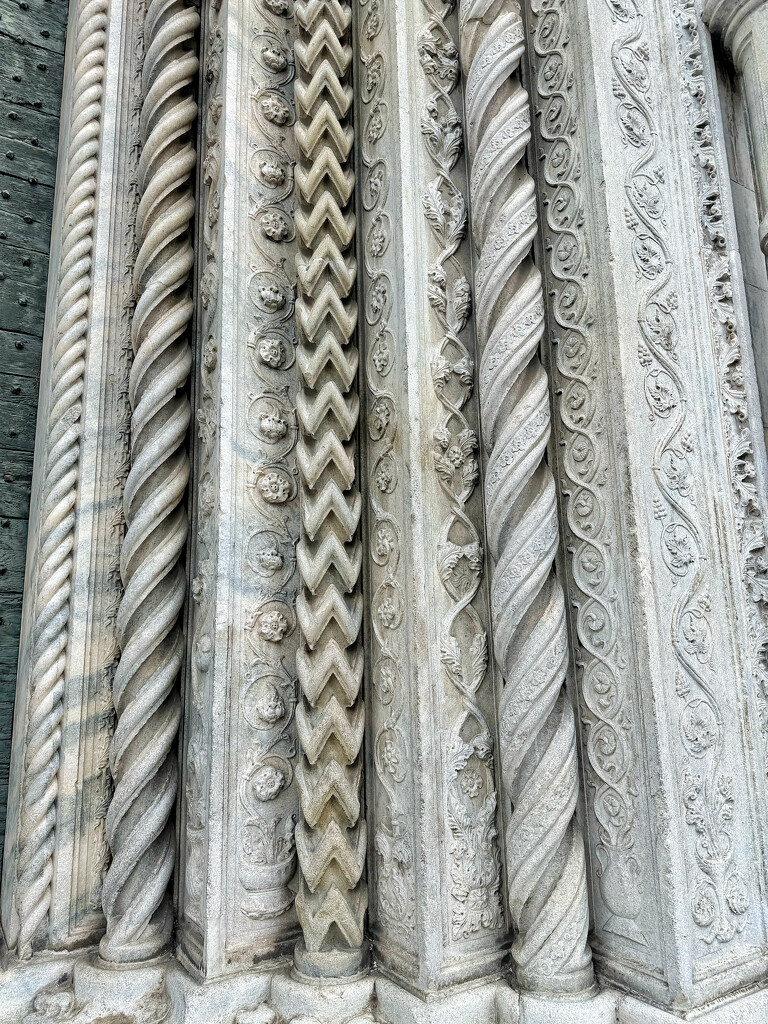 Details of Como cathedral.  by cocobella