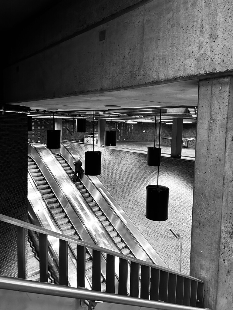 Montreal underground #1 by fperrault