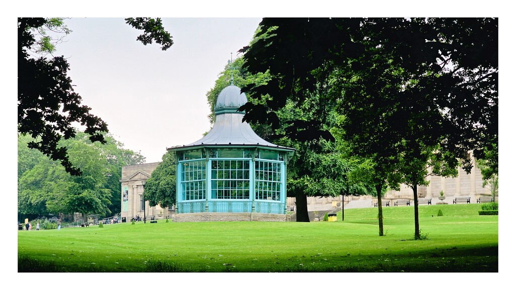 152/366 - Weston Park, Sheffield, UK by isaacsnek