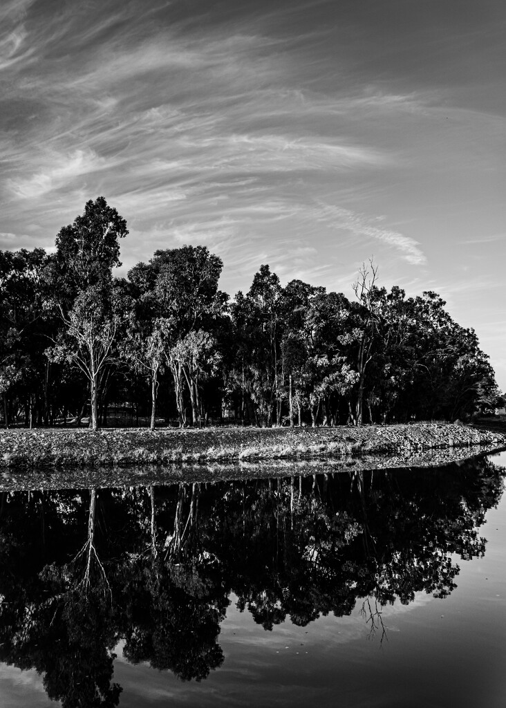 Murray River - Lock 11 by nannasgotitgoingon