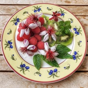 4th Jun 2024 - Salade de fruits et fleurs de feijoa