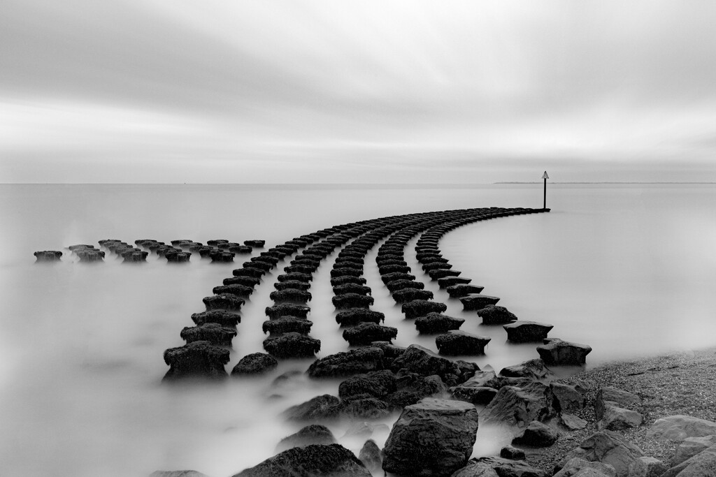 Cobbolds Point - Sea Defence by tonus