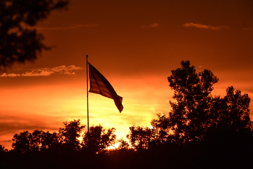 Flag at Sunset by kareenking