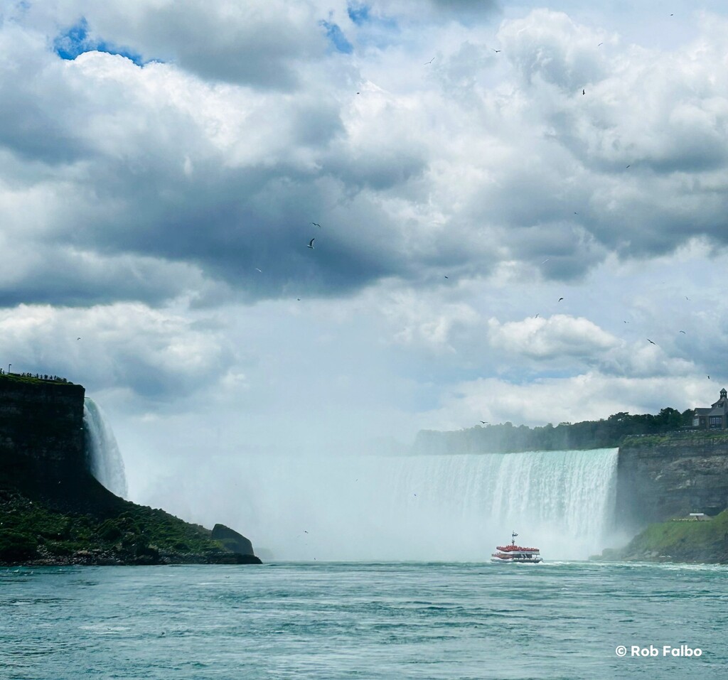 Niagara Falls by robfalbo
