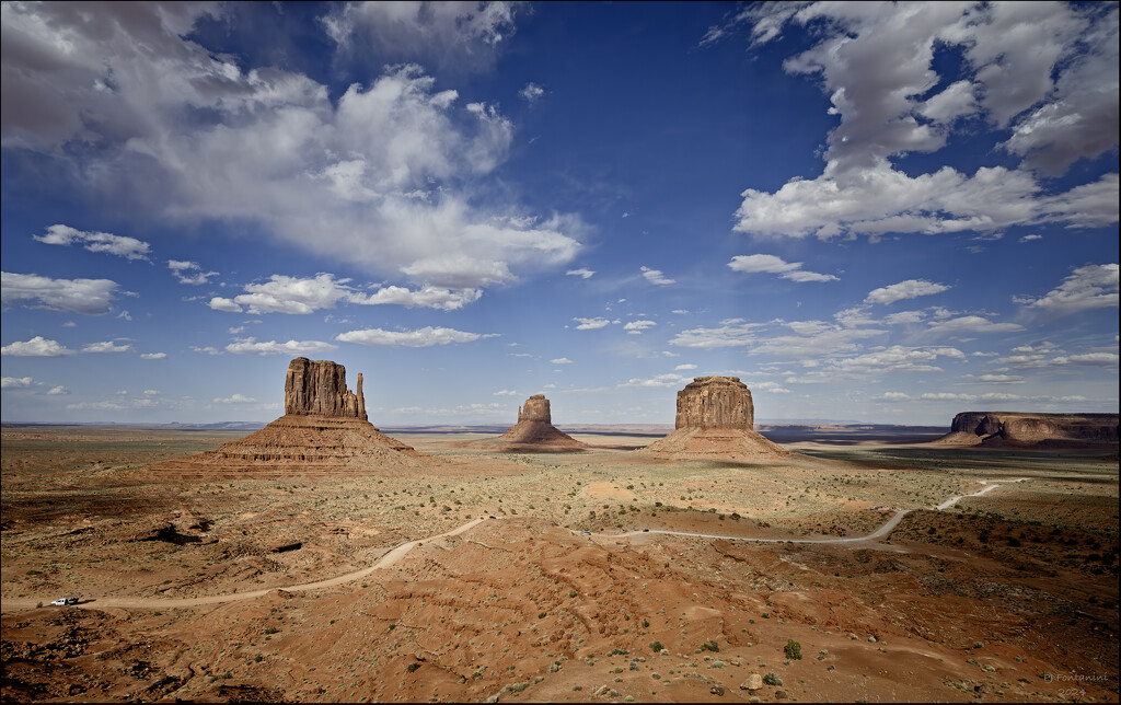 Monument Valley by bluemoon