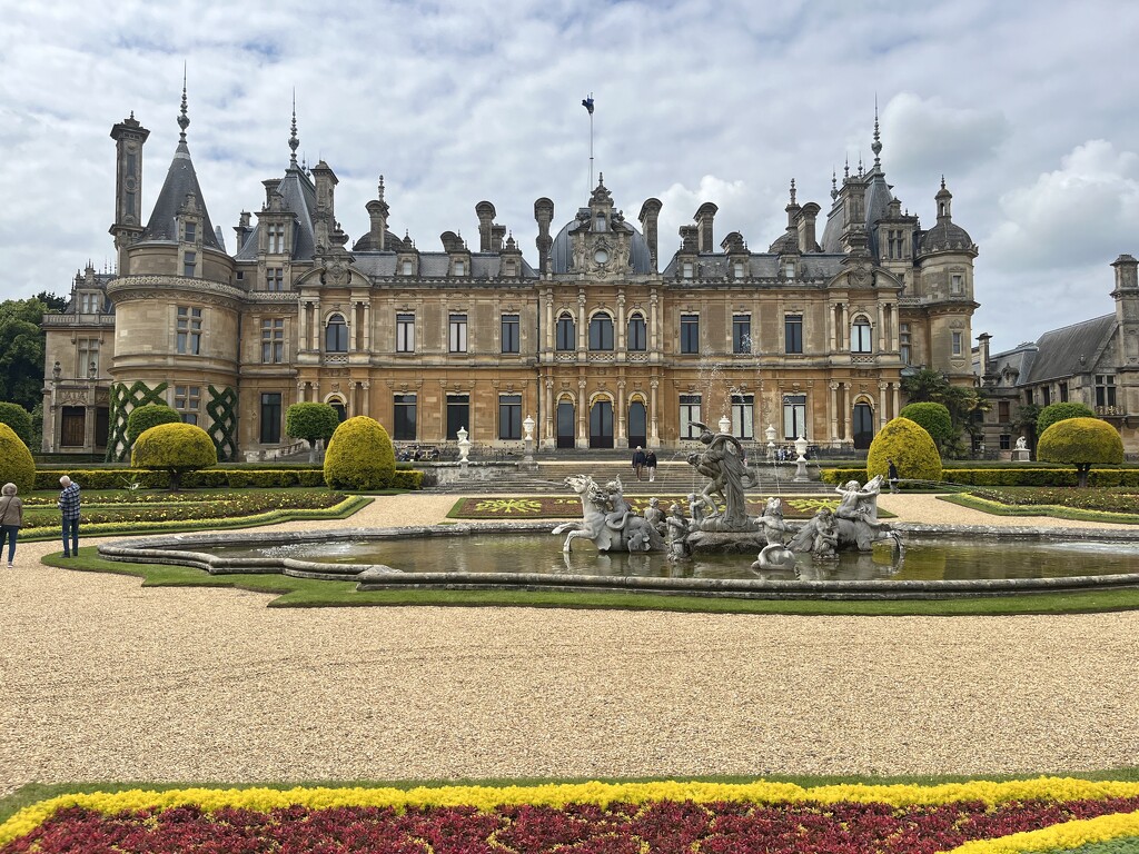 Waddesden Manor by elainepenney