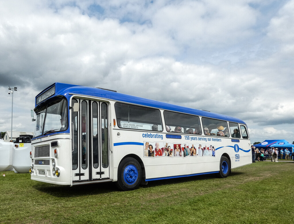 Vintage bus by mumswaby