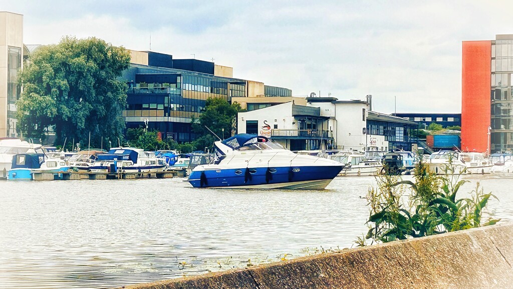 Posh Boat by carole_sandford