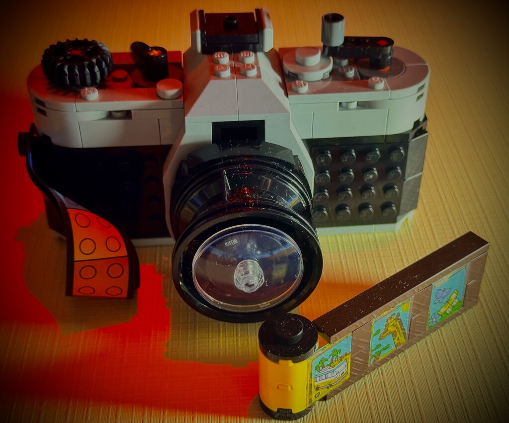 Lego Retro Camera by jmdeabreu