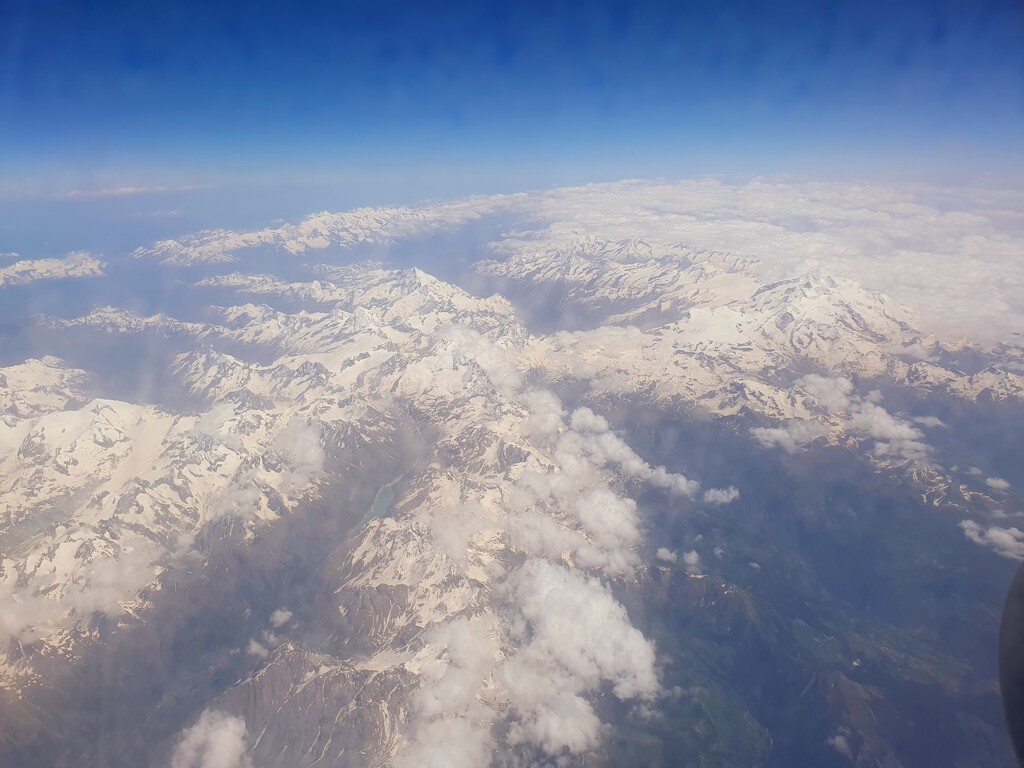 Cheerio Cloudy Snowy Mountains... by will_wooderson