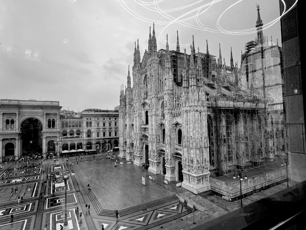Piazza del Duomo, Milan by rensala