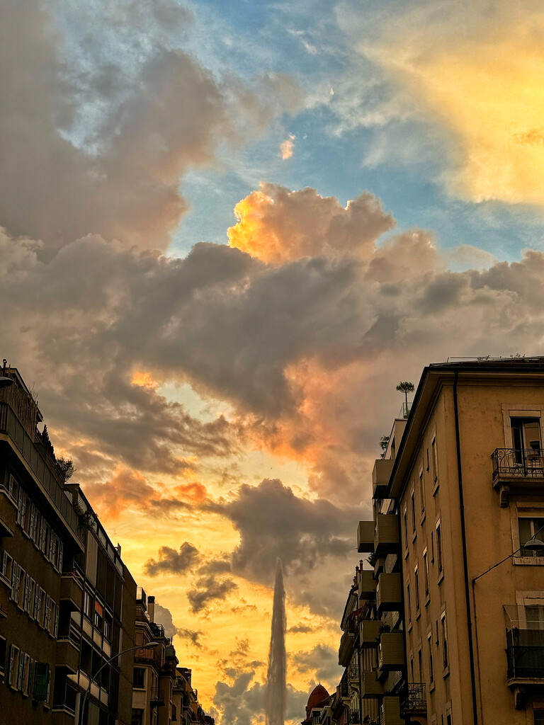 Sky in Geneva.  by cocobella