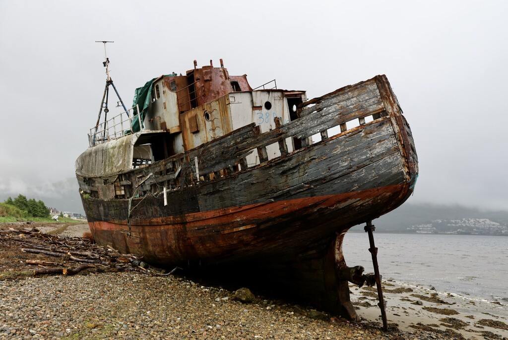 Corpach Shipwreck by jamibann