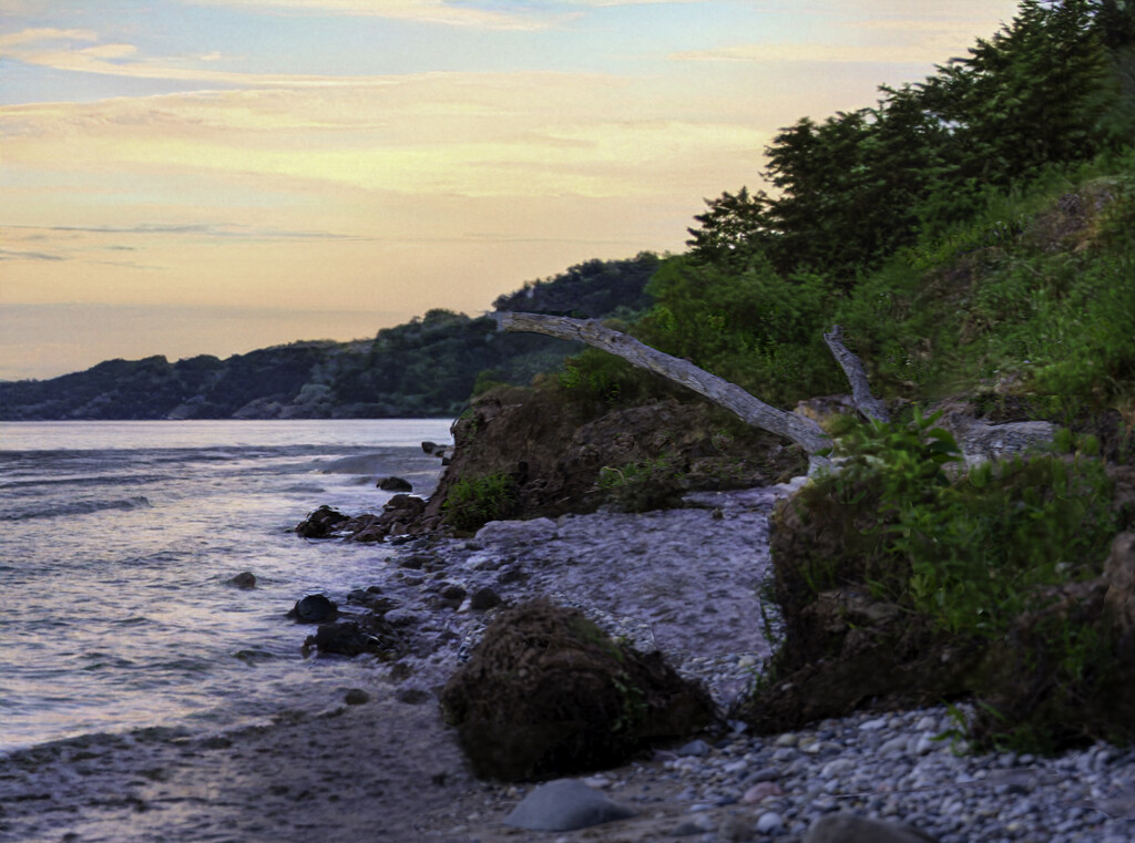 Rocky Shore by myhrhelper