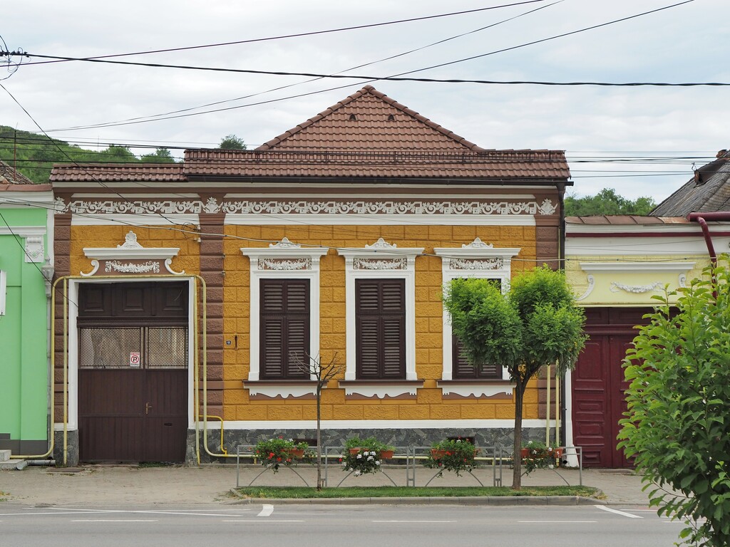 Nicely maintained house in Aiud by monikozi