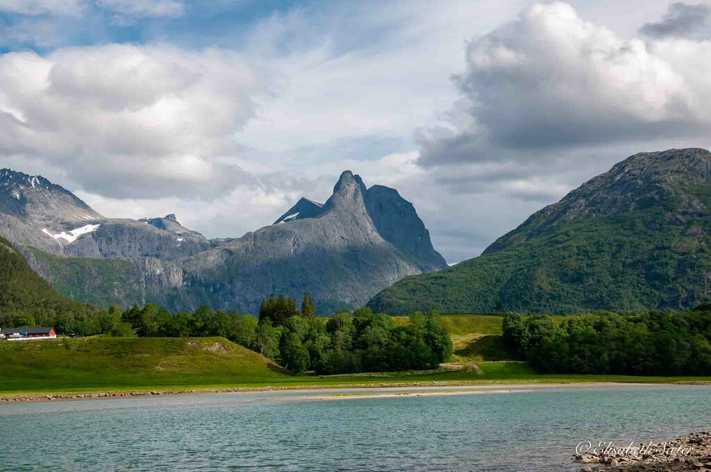 Mountains in Åndalsnes by elisasaeter