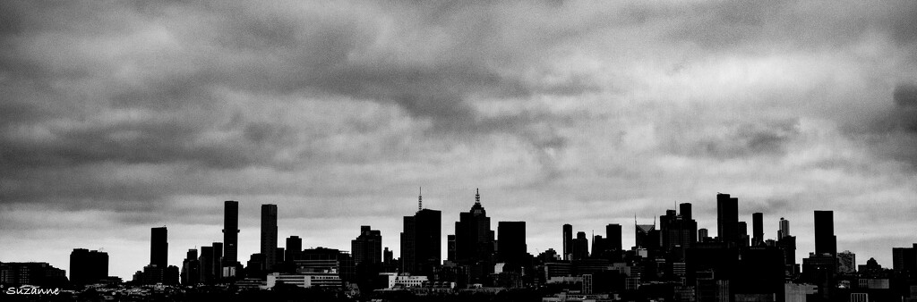 Melbourne skyline by ankers70