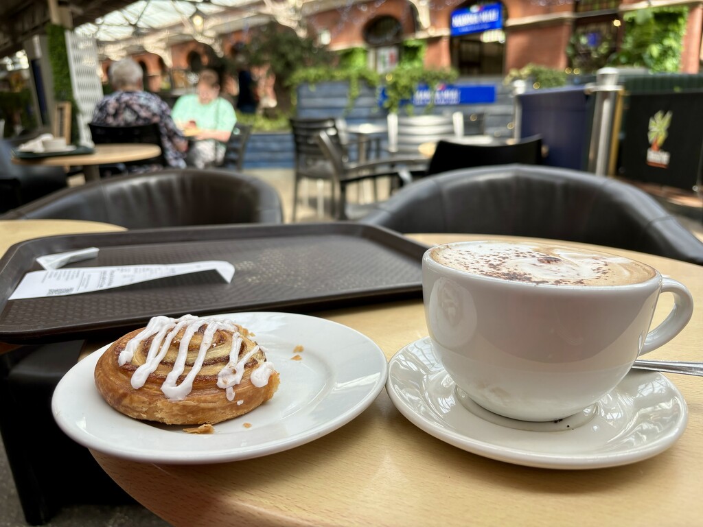 A Cappuccino and a Cinnamon Swirl by gillian1912