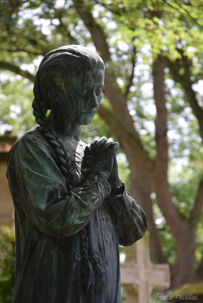 Statue at Pere Lachaise by parisouailleurs