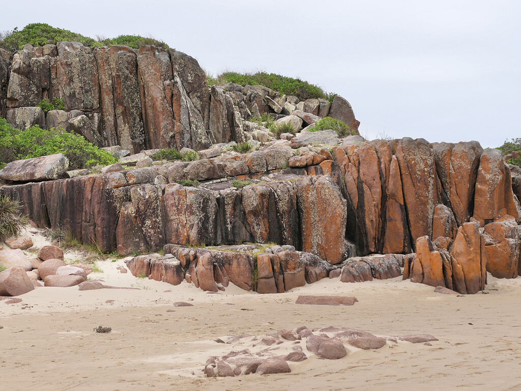 Birubi Rock Formations by onewing