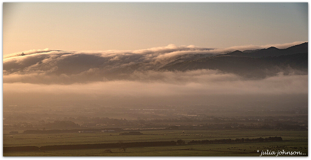 Rolling Fog.. by julzmaioro