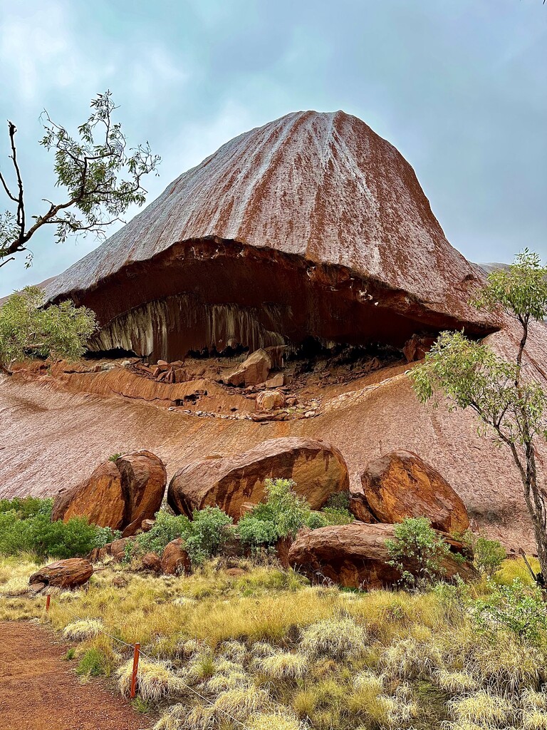 Uluru in the rain by corymbia