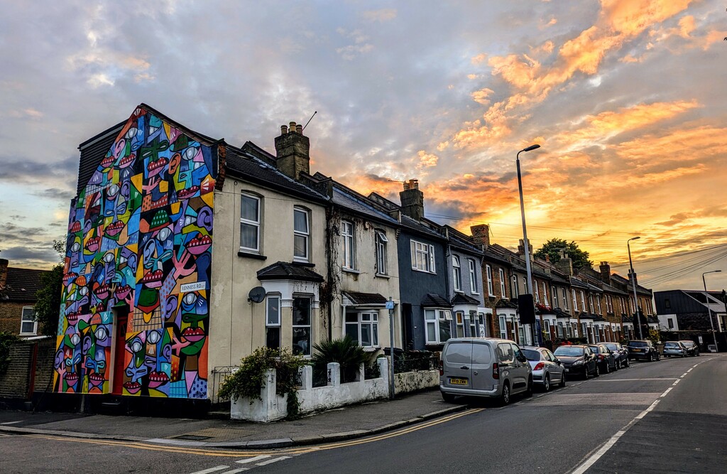 Sunset and street art  by boxplayer