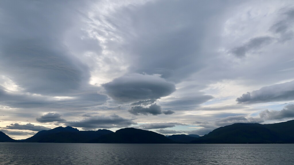 Loch Linnhe by jamibann