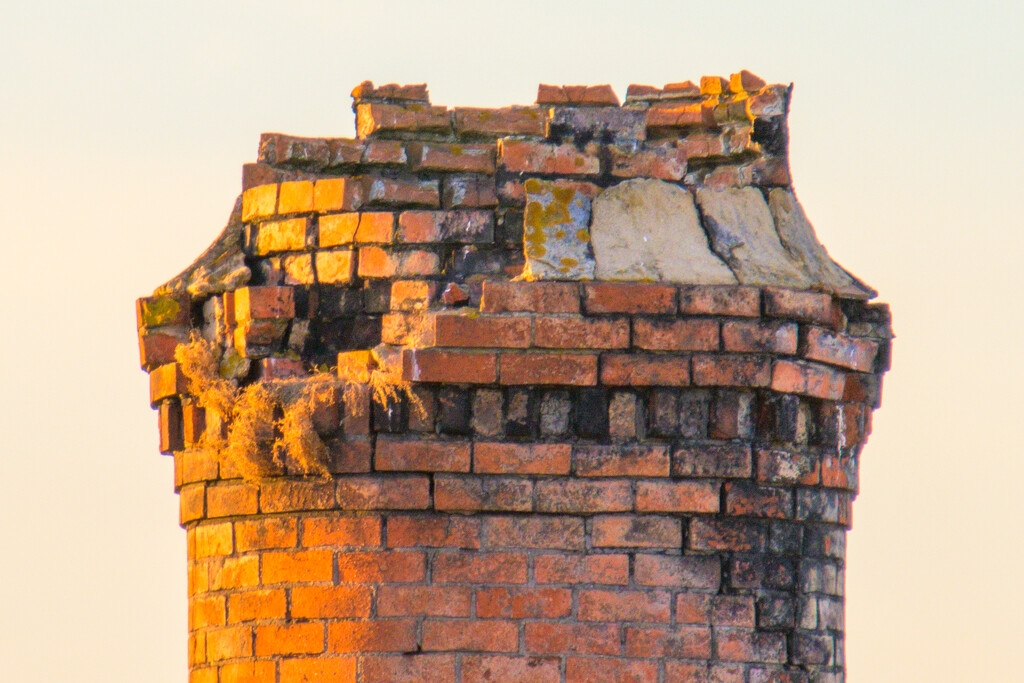 The Top of the Old Chimney by augusto