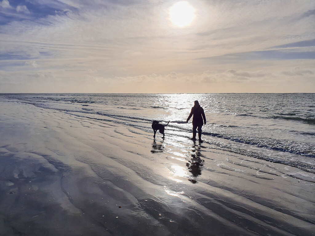 Beach Walk by hannahcallier