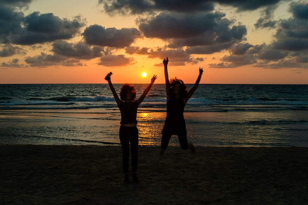 195/366. Jumping Sistas by bennyr