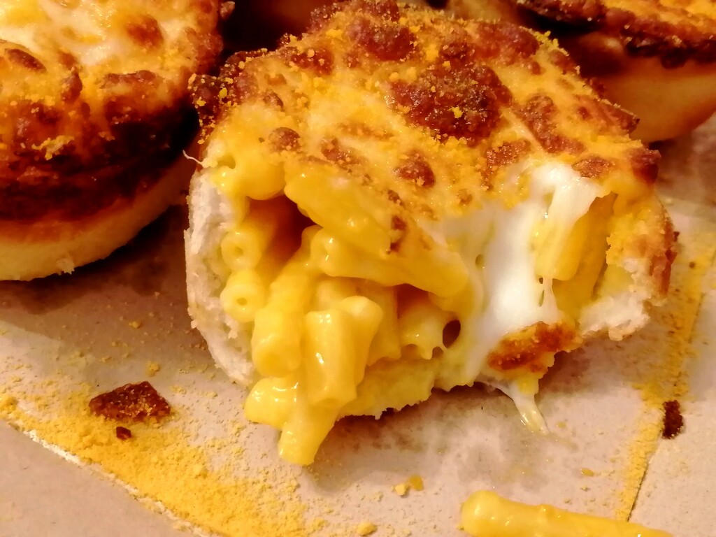 KD Mac-and-Cheese Crazy Puffs by princessicajessica