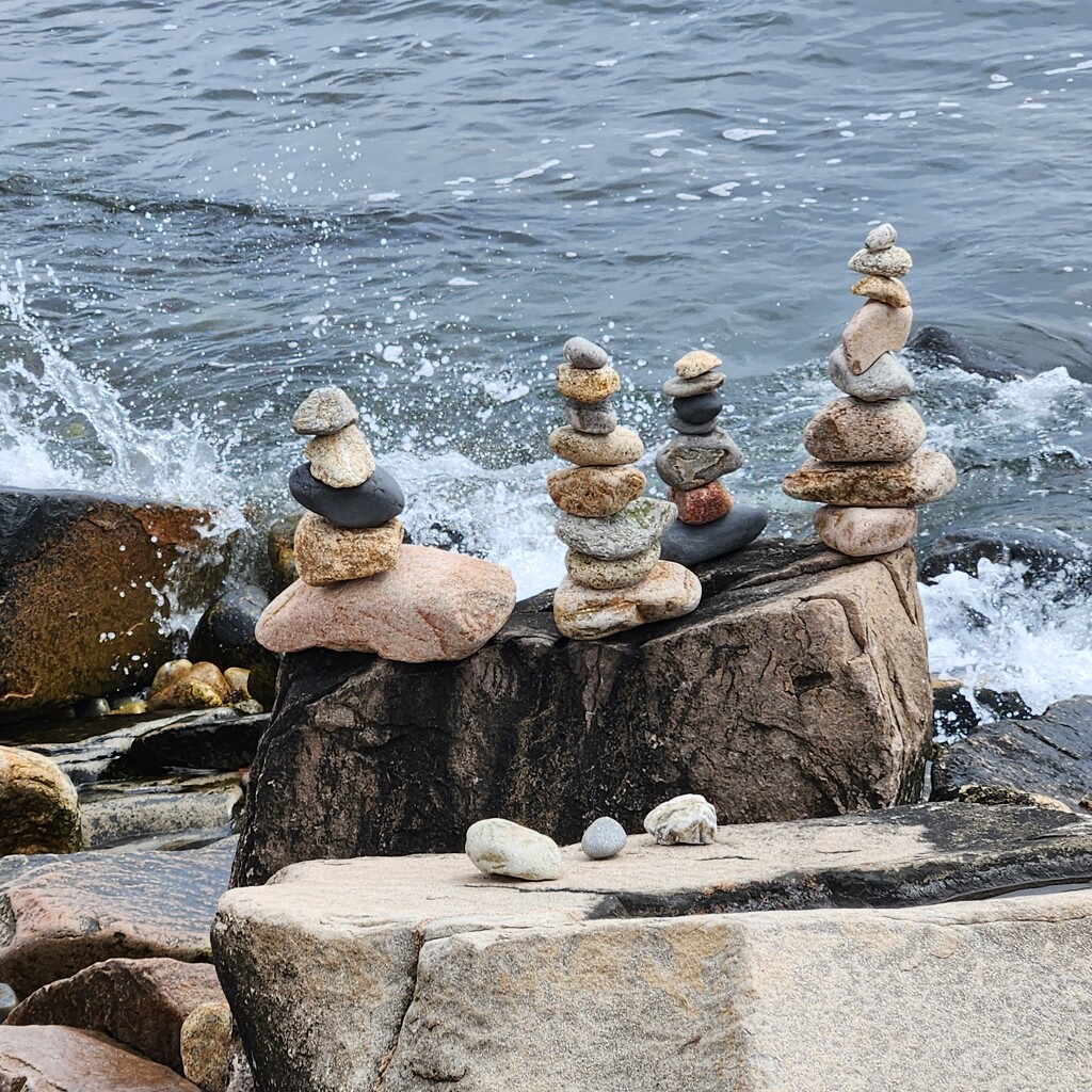 Rock cairns by jb030958