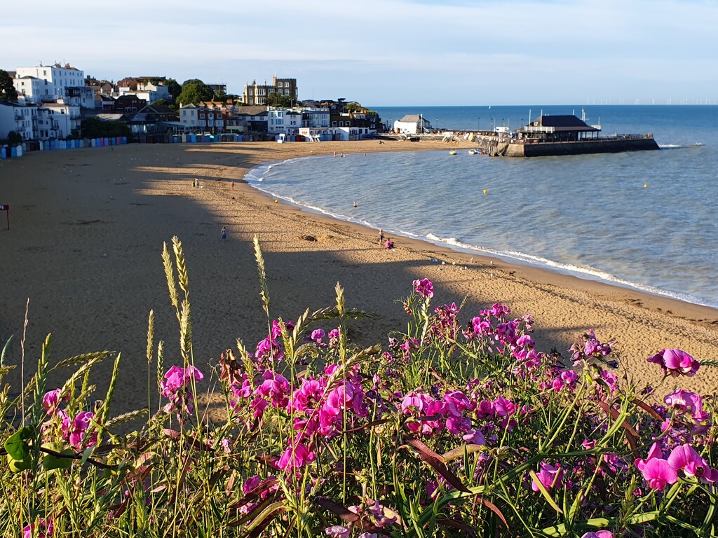 Broadstairs this Sunday Evening by will_wooderson