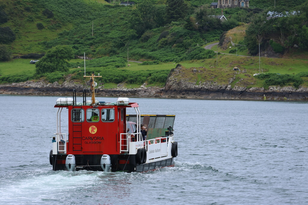 Ferry to Kerrera by jamibann