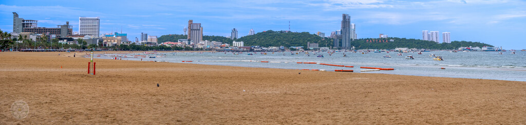 Pattaya Bay Pano by lumpiniman