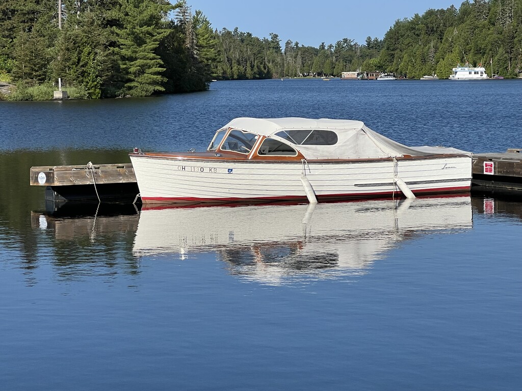 Wooden Boat by radiogirl