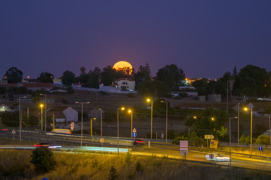 (Full) Moonrise by augusto