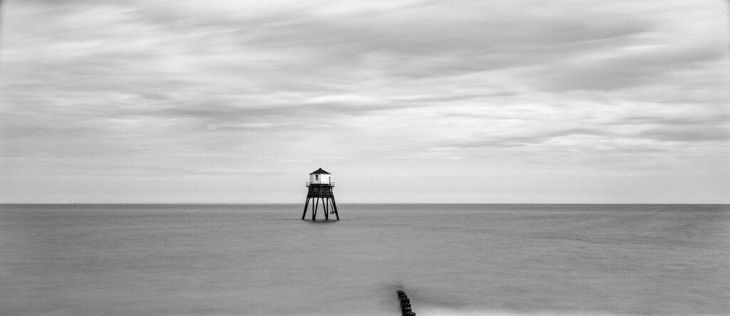 Dovercourt Lighthouse by tonus