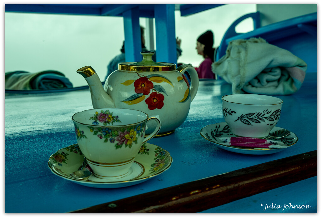 Morning Tea Cruise.. by julzmaioro