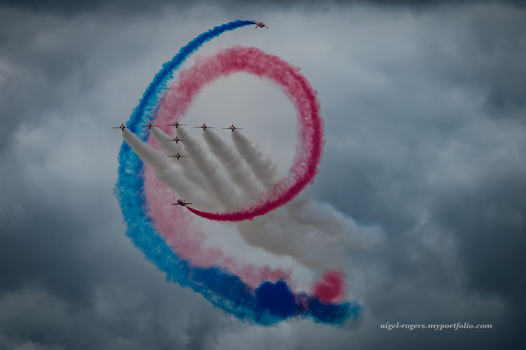 Red Arrows - The Tornado by nigelrogers