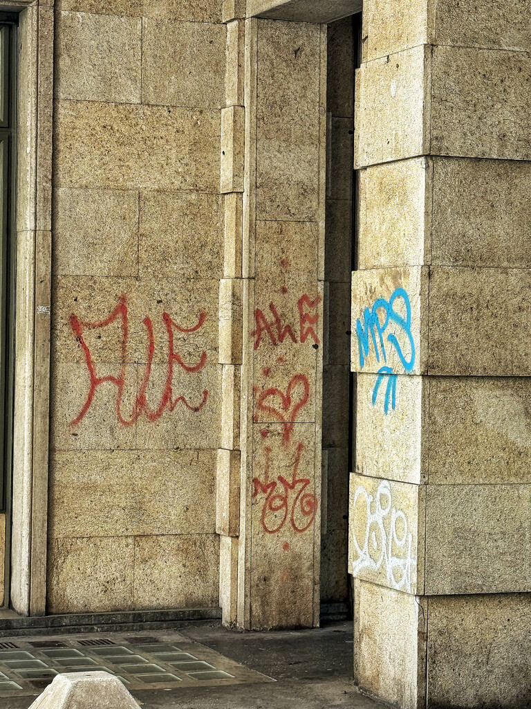 Heart in Torino street.  by cocobella