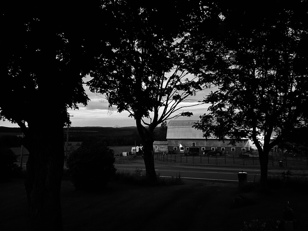 Country barn by fperrault