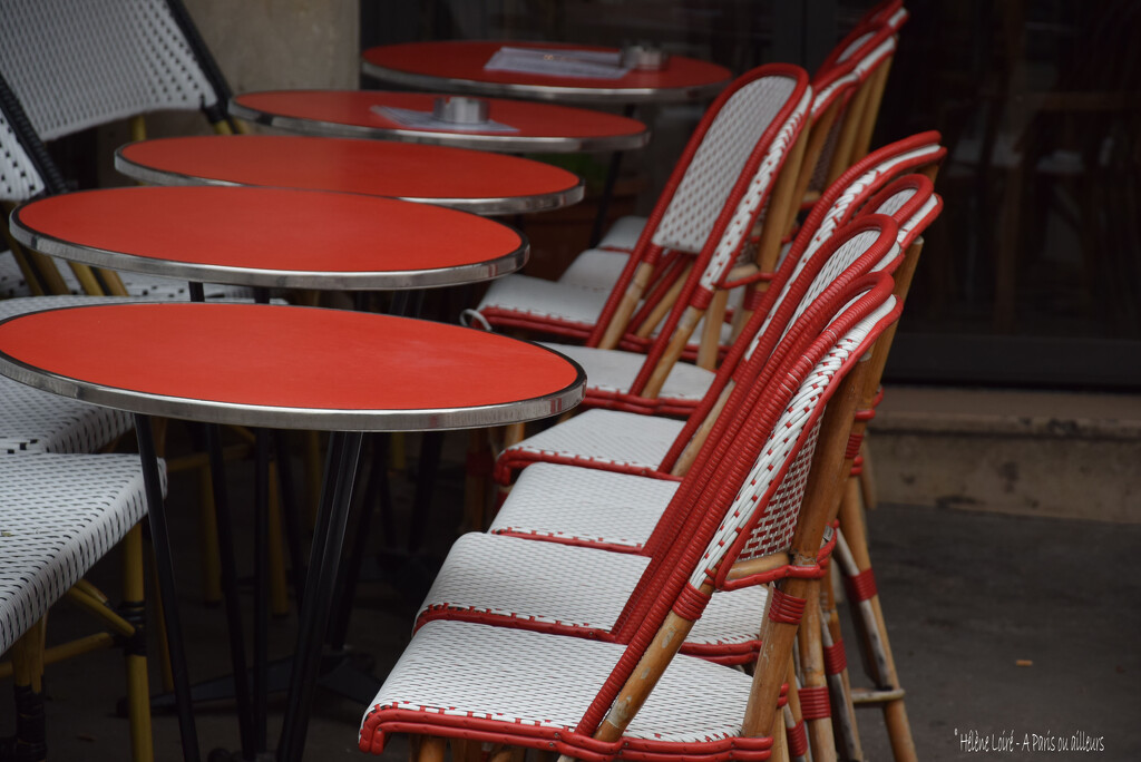 red & white by parisouailleurs