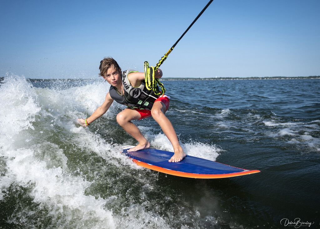 Wake Surfing  by dridsdale