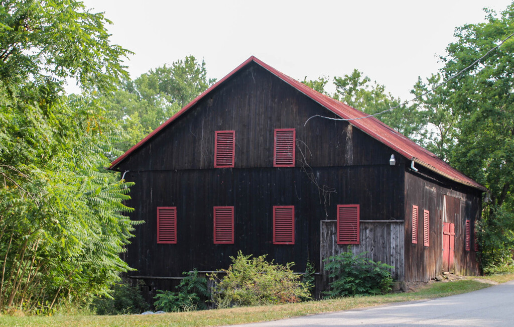 Barn 2 by mittens