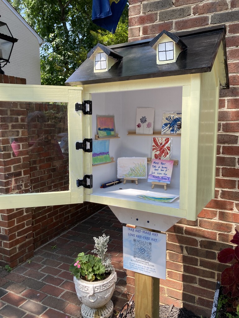 little free art library! by wiesnerbeth