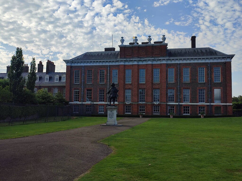 Kensington Palace, London by franbalsera